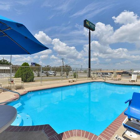 Quality Inn Gonzales Extérieur photo