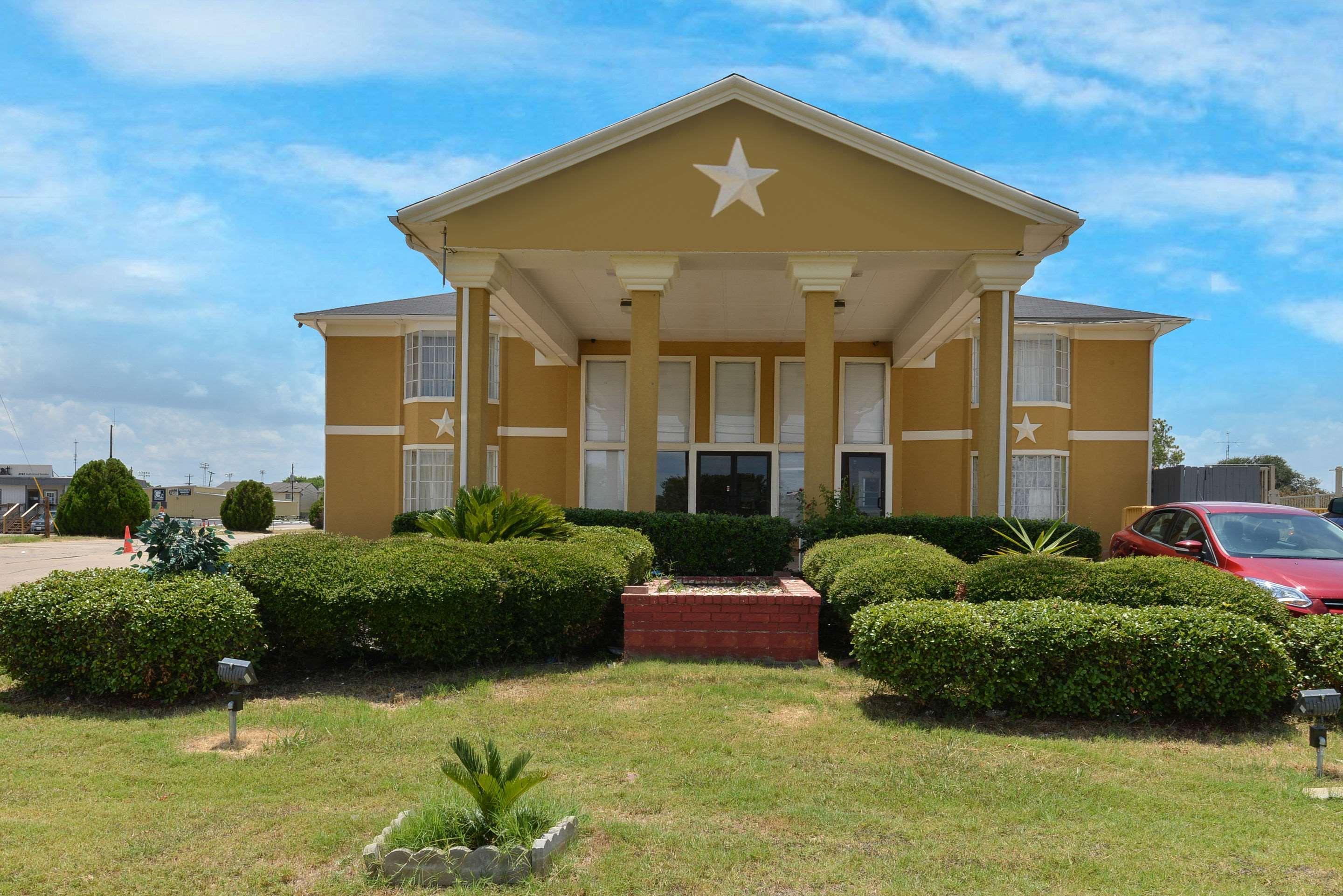 Quality Inn Gonzales Extérieur photo